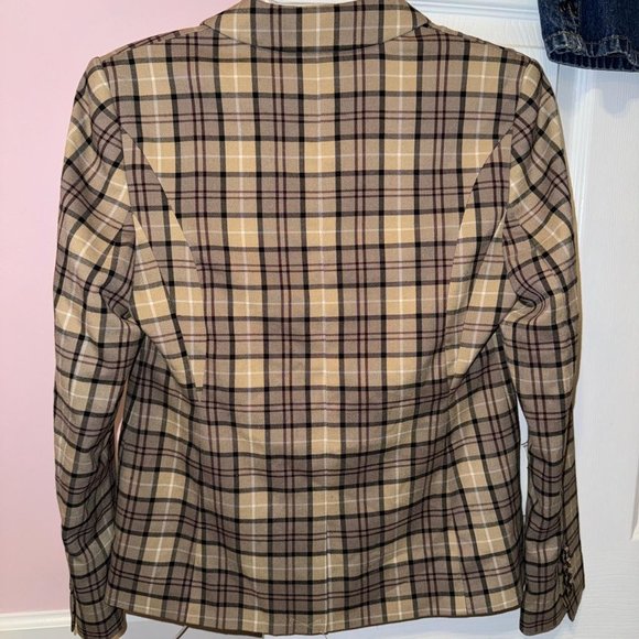 Plaid Button-up Blazer for Fall 🍁🍂 - Picture 2 of 4